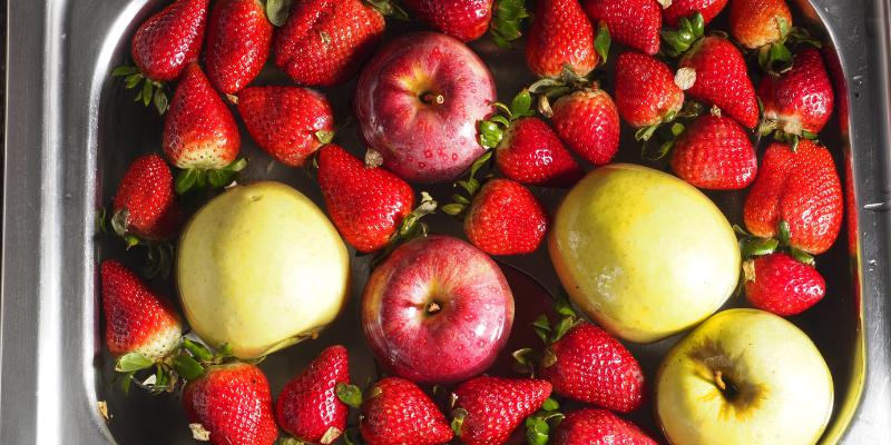 how long to soak fruit in baking soda